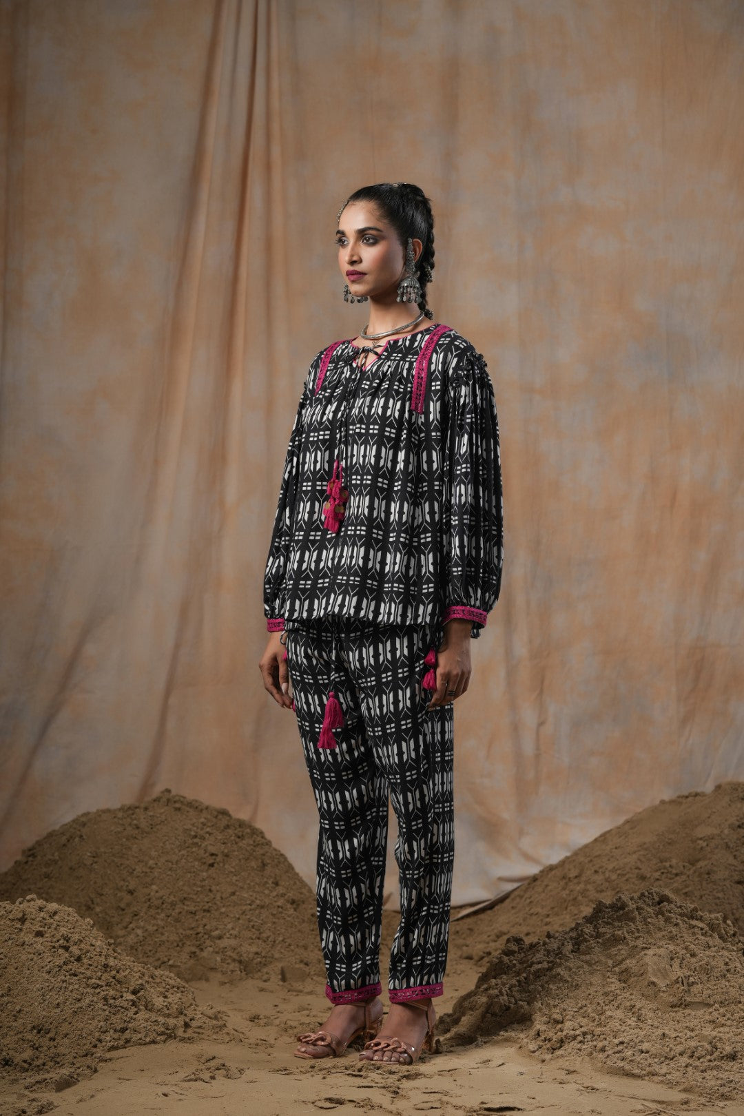 Women Viscose Moss Crepe Printed & Embroidered Co-Ord Set