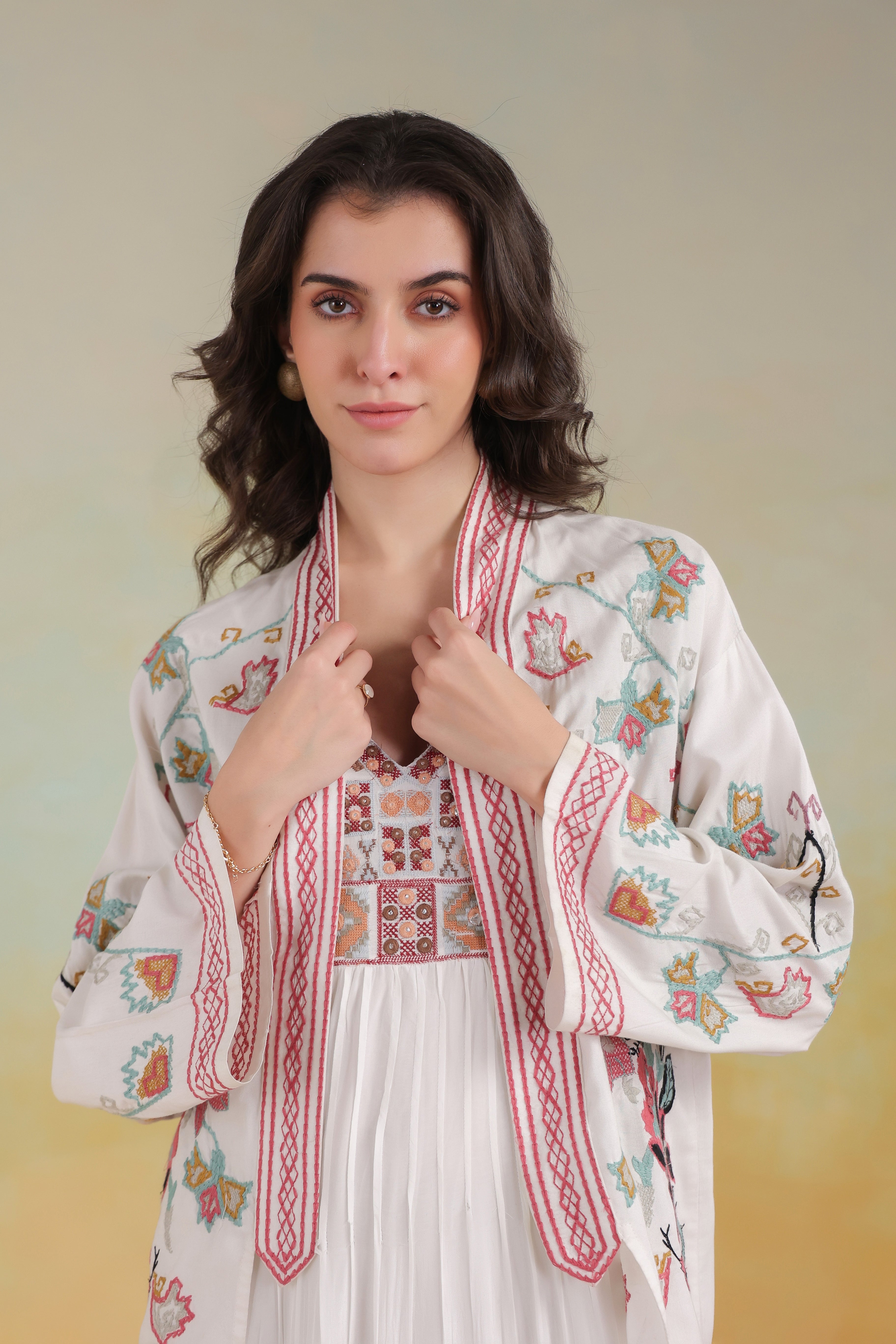 Women’s White Rayon Solid Embroidered Shrug