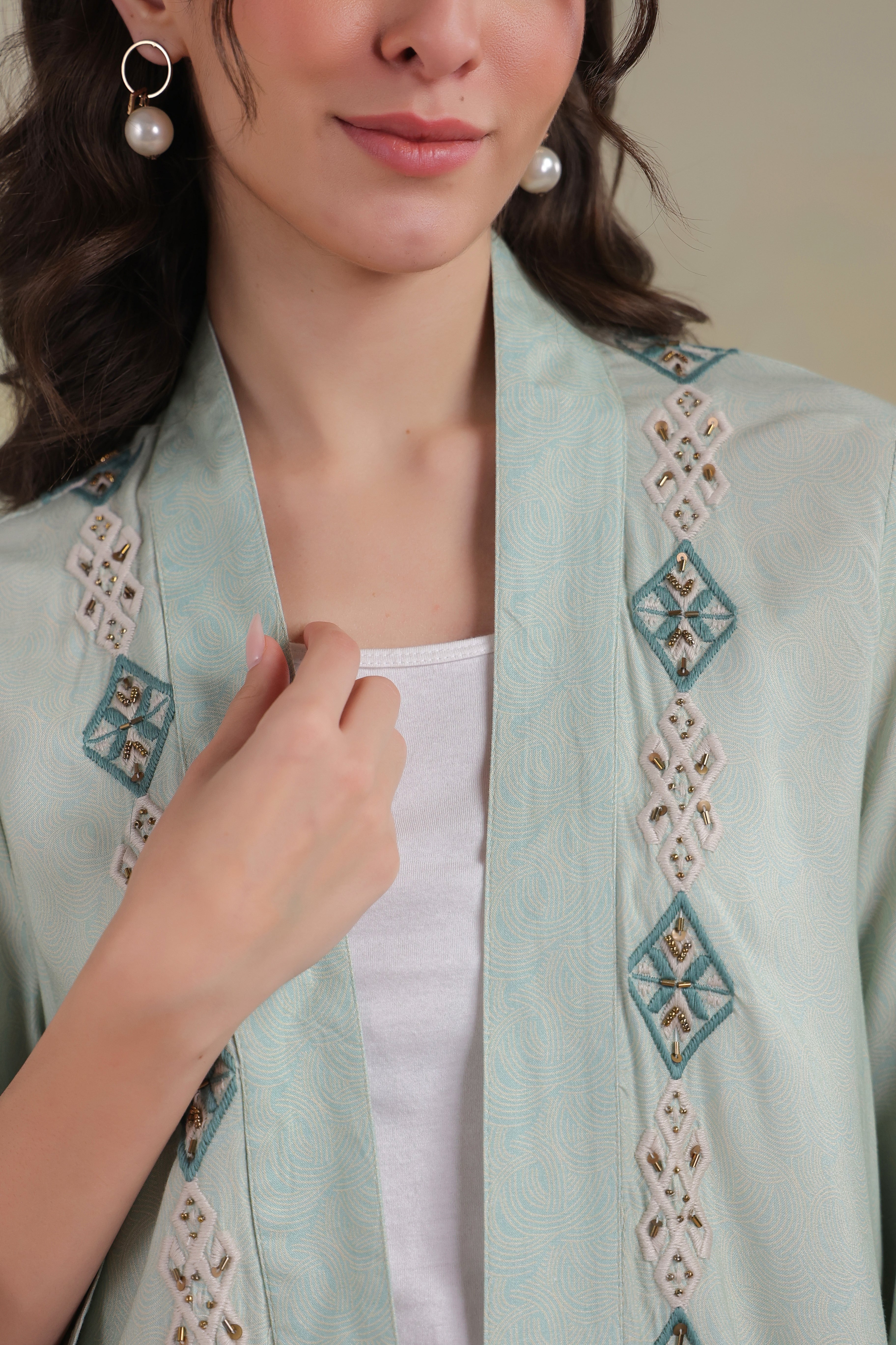 Women’s Green Viscose Rayon Embroidered Shrug