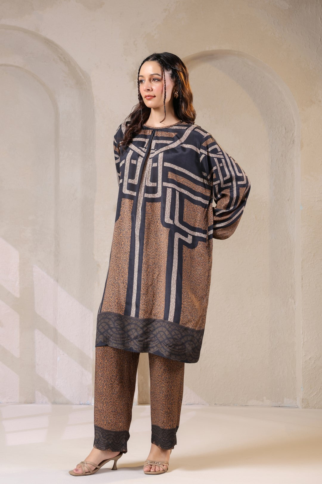 Nyaro Signature Abstract Print Co-ord Set in Viscose Santoon