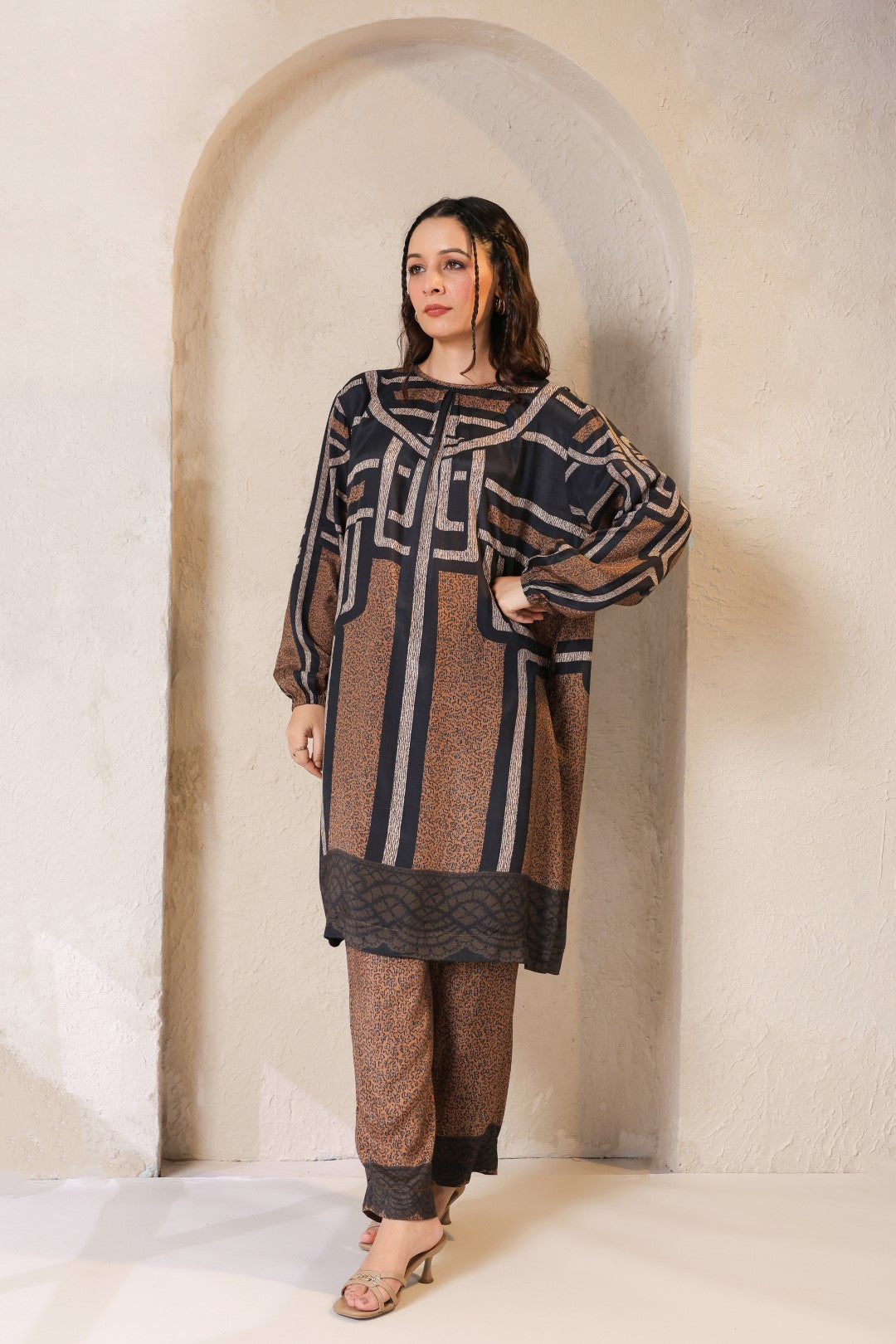 Nyaro Signature Abstract Print Co-ord Set in Viscose Santoon