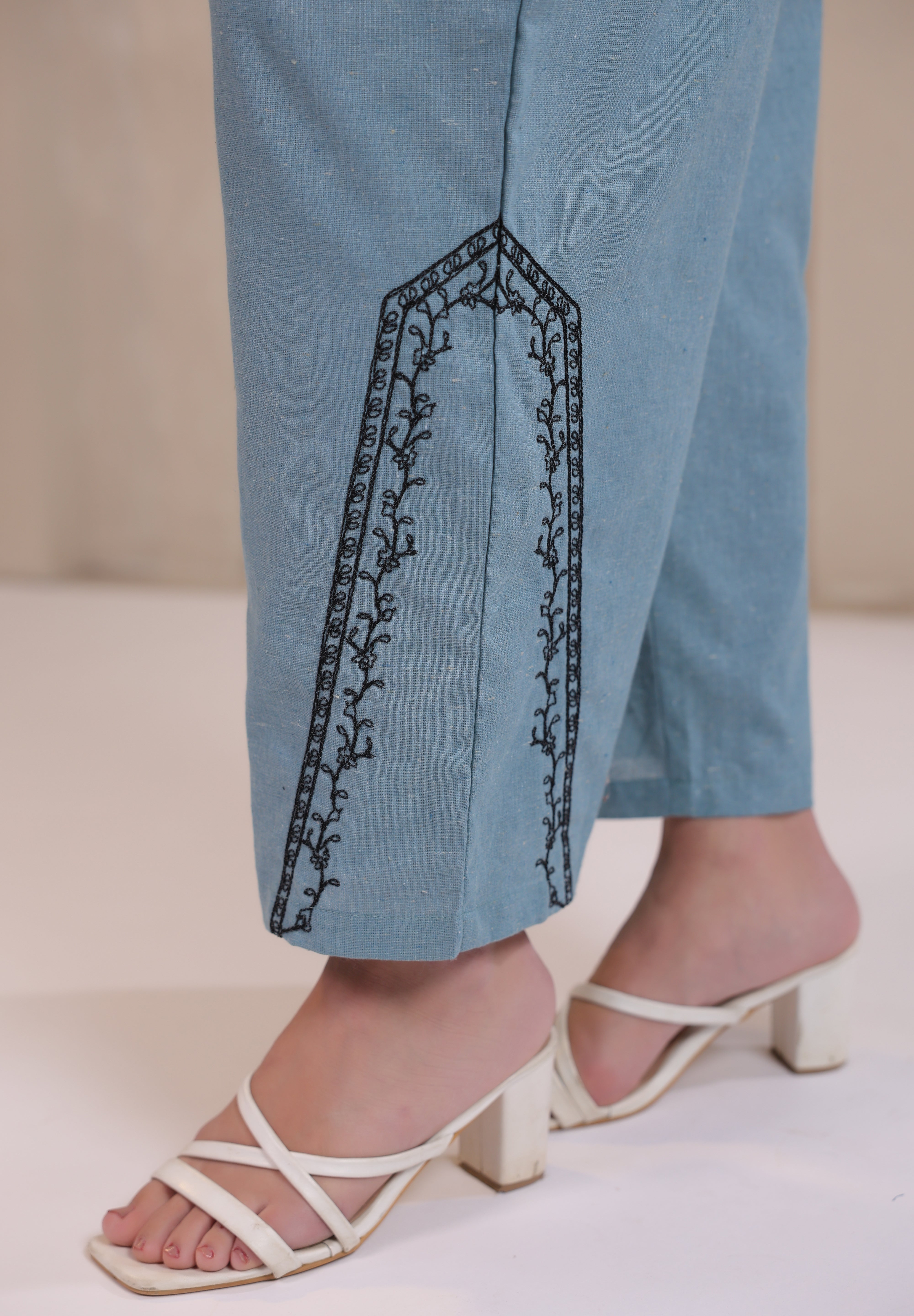 Women's Blue Embroidered Linen Blend Co-Ord Set