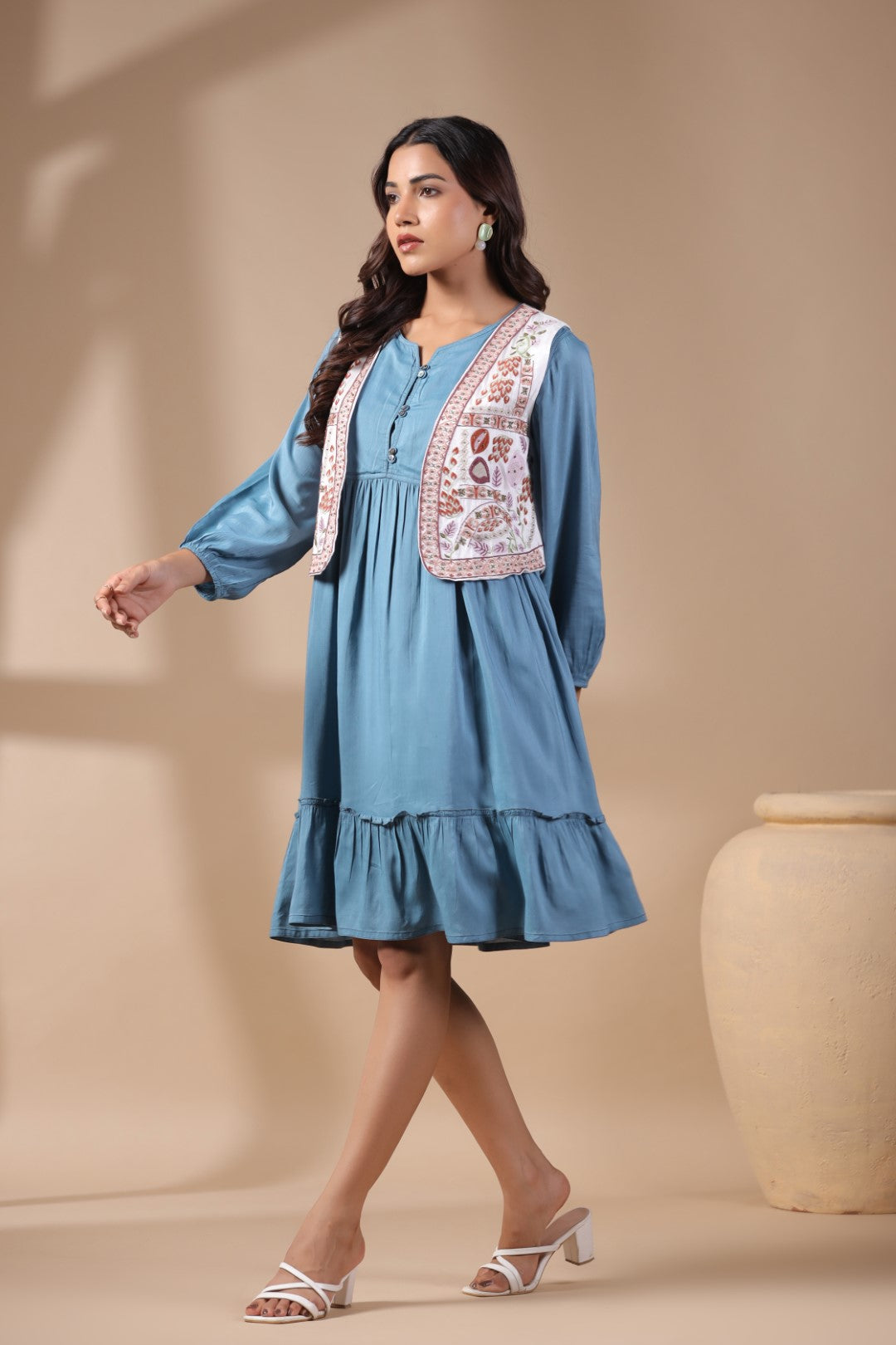 Women Floral Crop Open Front Jacket with Embroidered