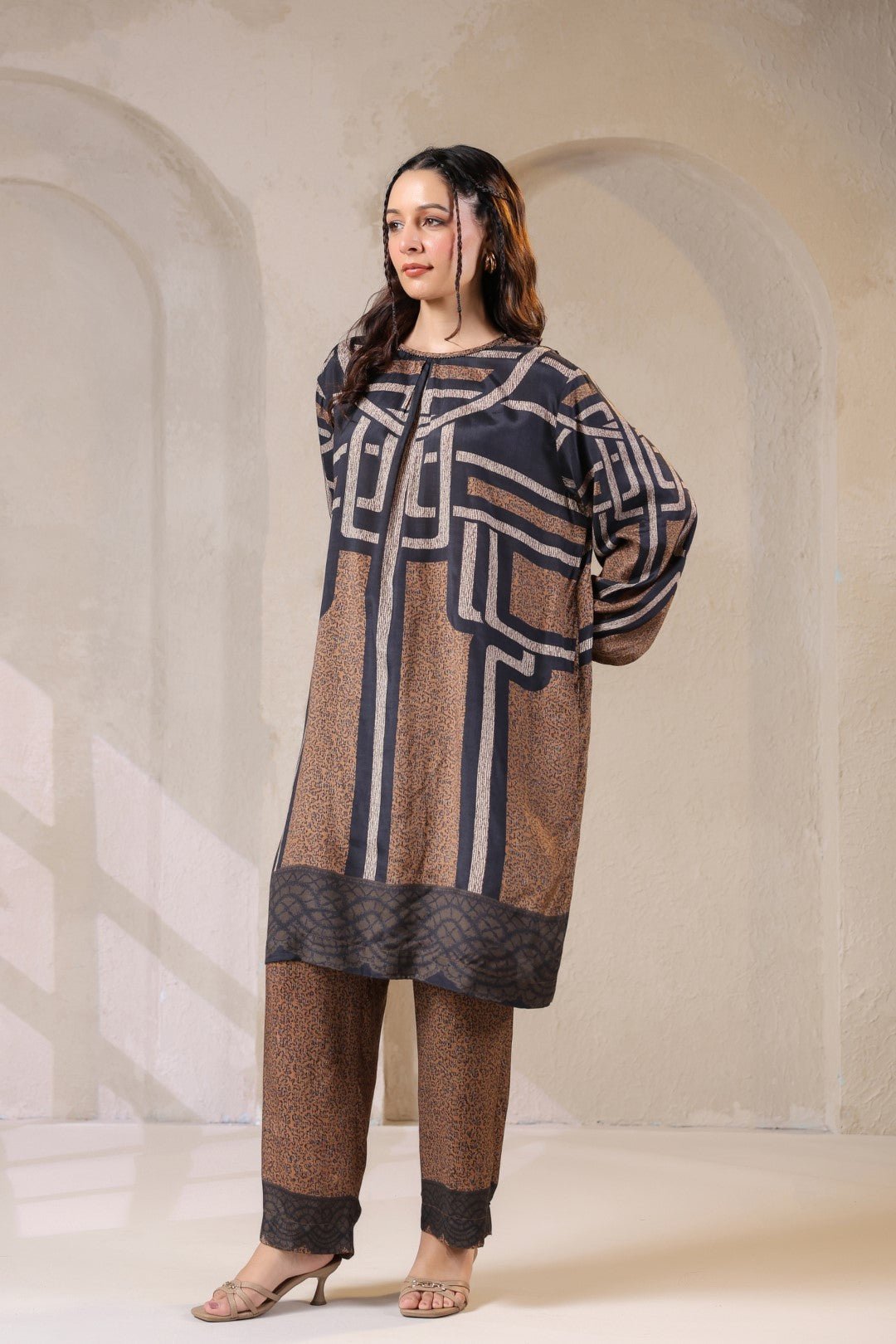 Nyaro Signature Abstract Print Co - ord Set in Viscose Santoon - Nyaro