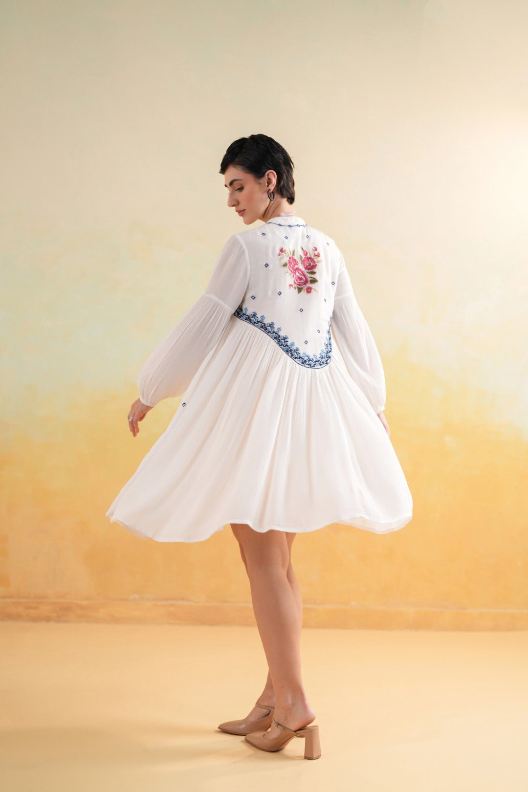 Nyaro Signature White Embroidered Rayon Crepe Short Dress - Nyaro