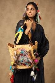 Women Handmade Leather Shoulder Bag With Feather Fringes - Nyaro