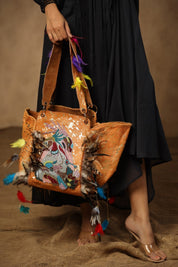 Women Handmade Leather Shoulder Bag With Feather Fringes - Nyaro