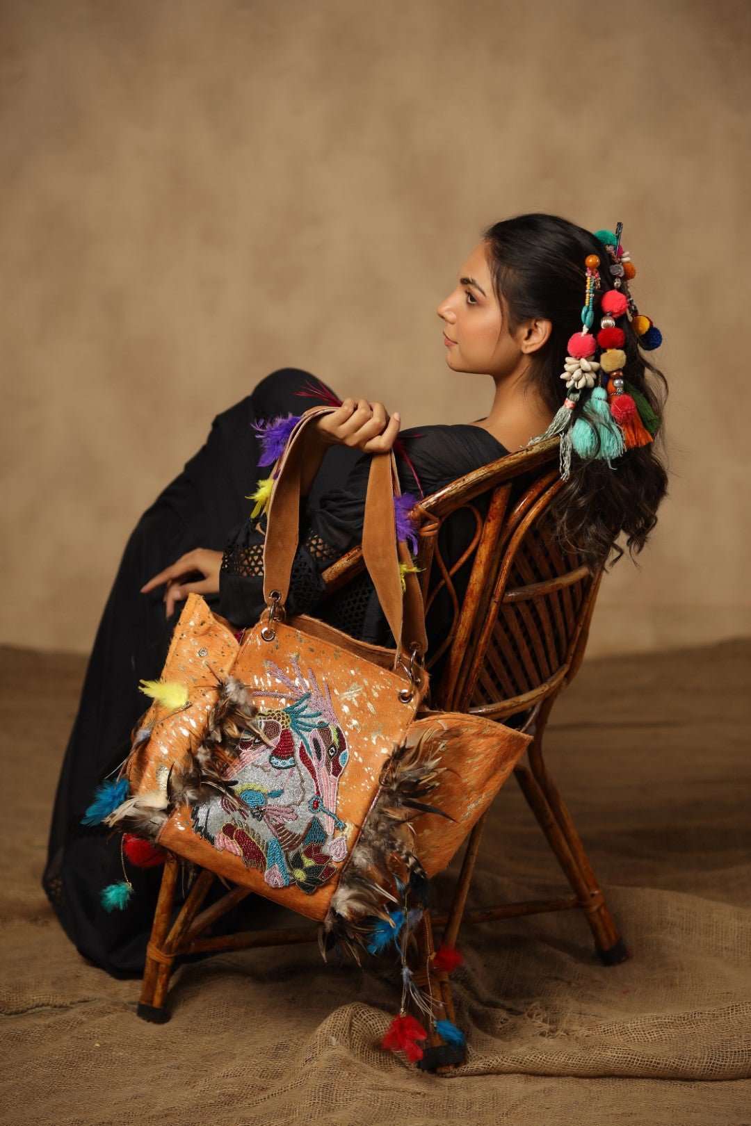 Women Handmade Leather Shoulder Bag With Feather Fringes - Nyaro