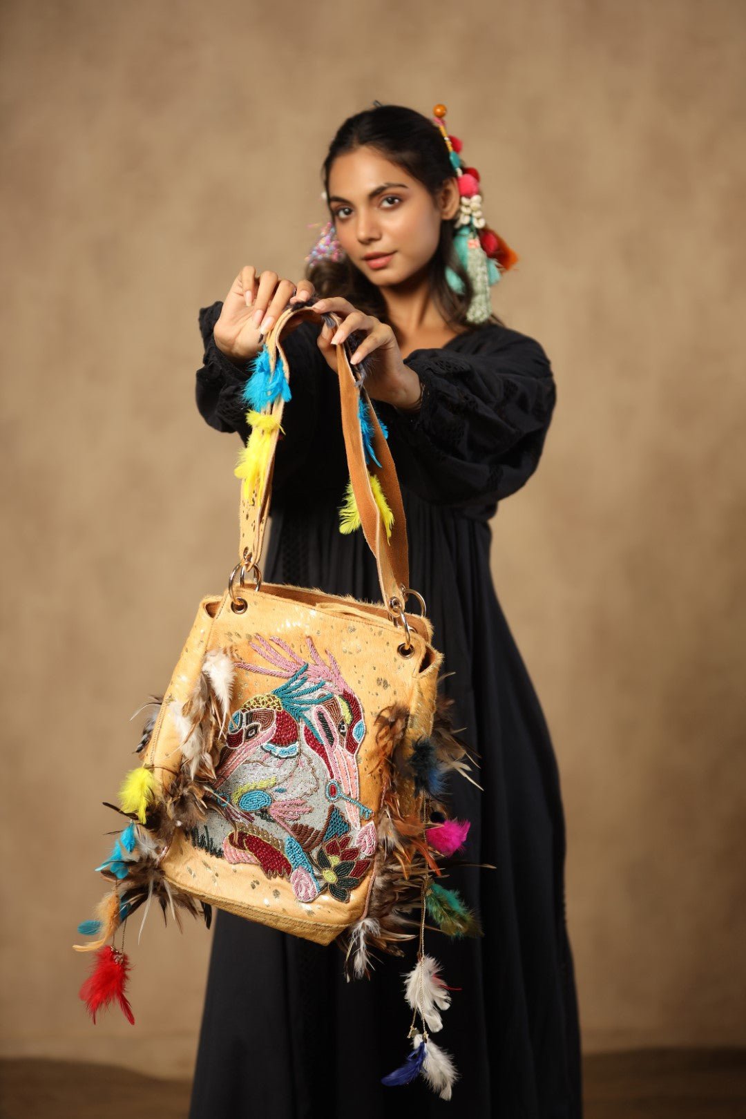 Women Handmade Leather Shoulder Bag With Feather Fringes - Nyaro