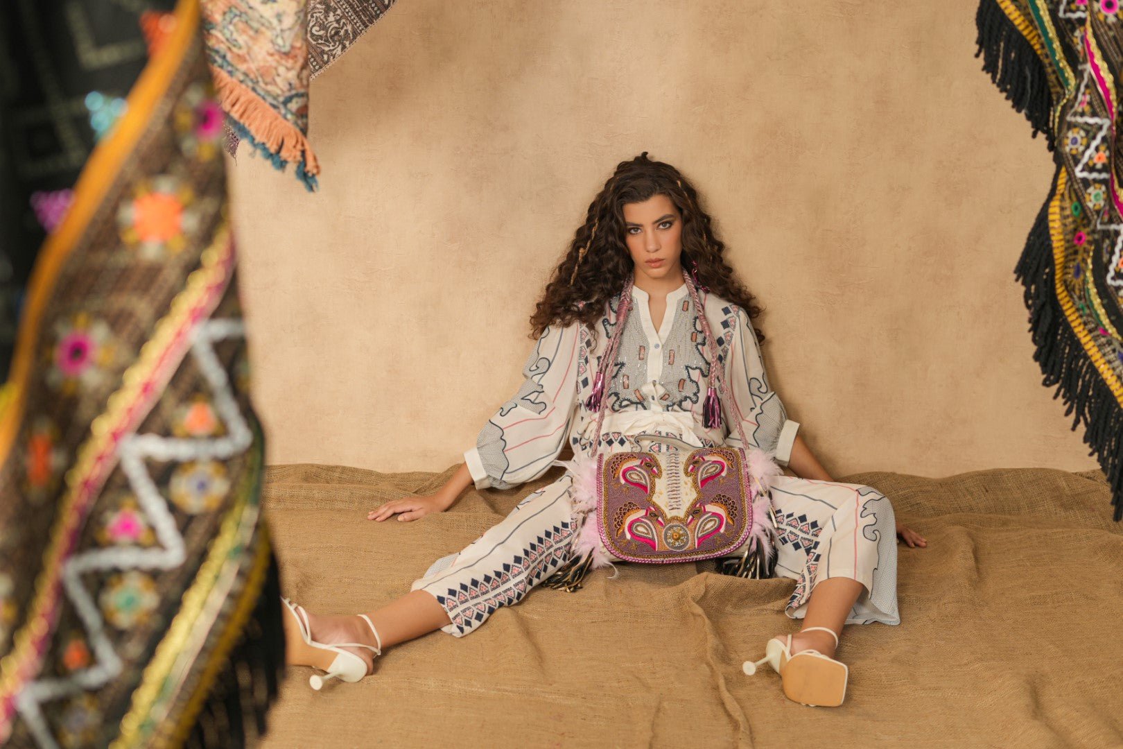 Women Handmade Leather Shoulder Bag With Feather Fringes - Nyaro