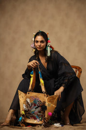 Women Handmade Leather Shoulder Bag With Feather Fringes - Nyaro