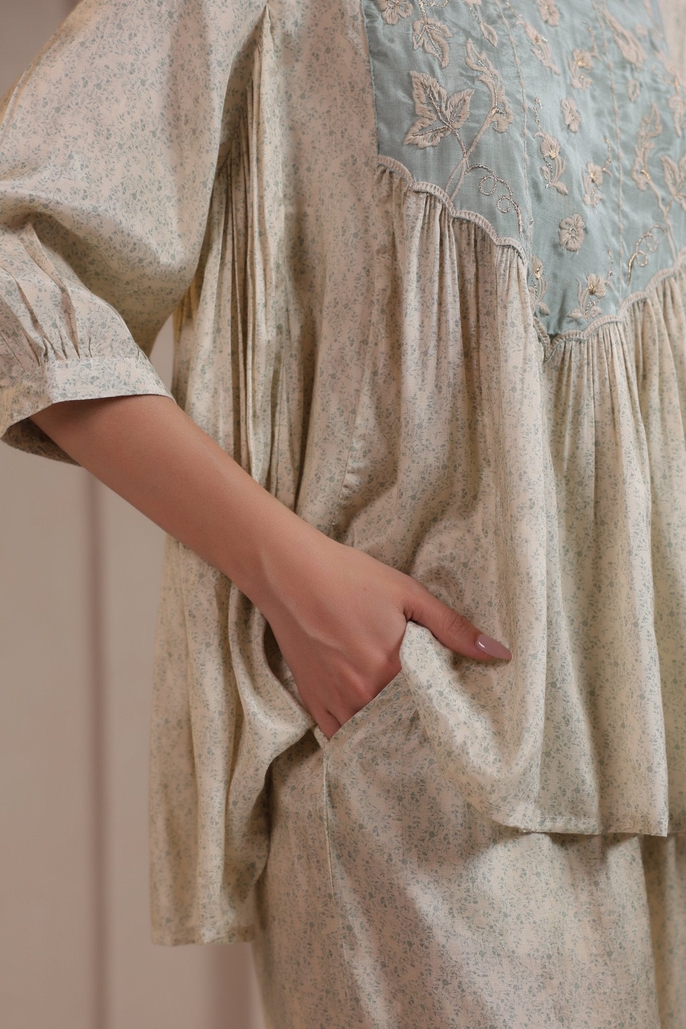 Women's Green Embroidered Viscose Santoon Co - Ord Set - Nyaro