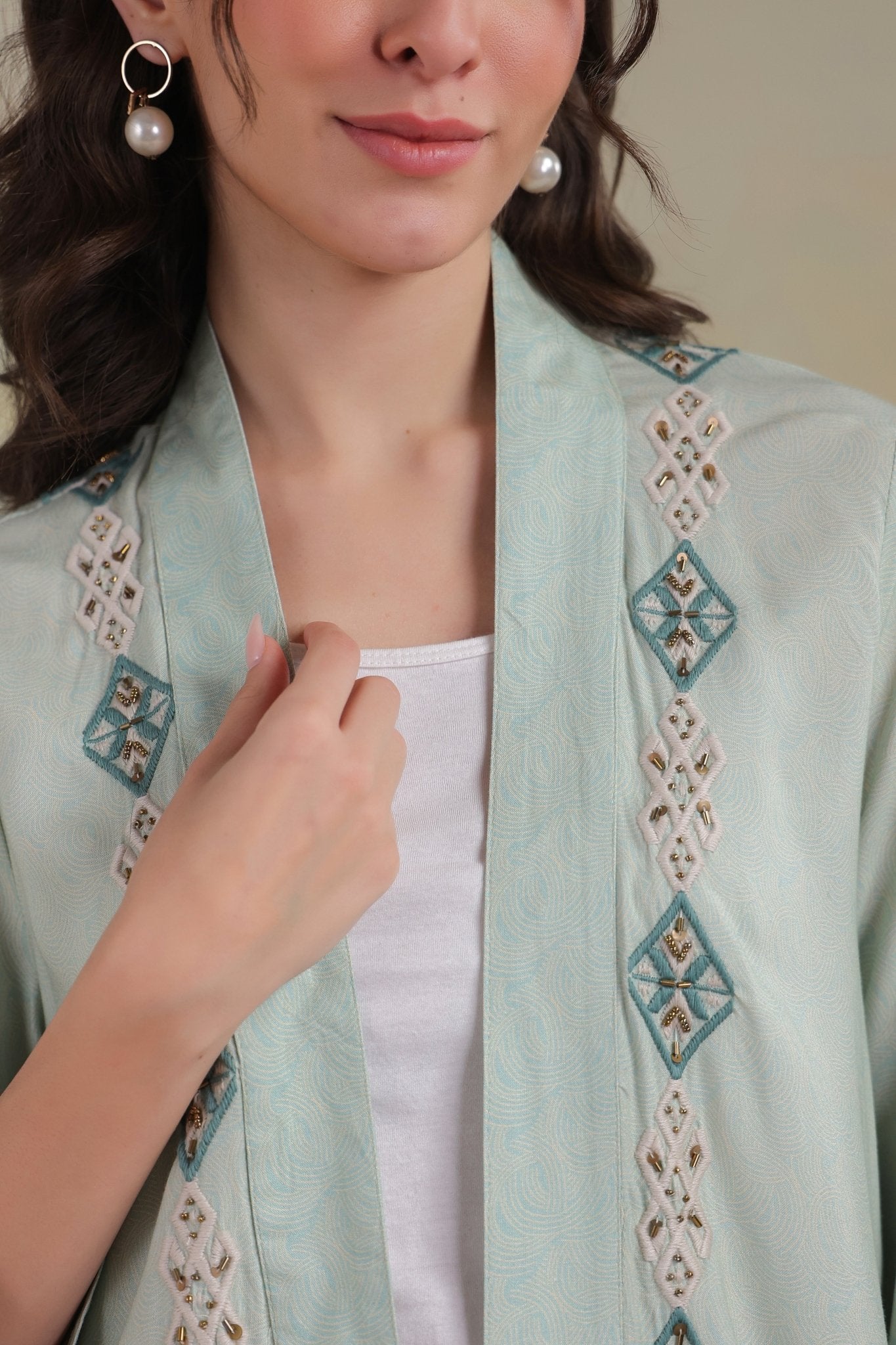 Women’s Green Viscose Rayon Embroidered Shrug - Nyaro
